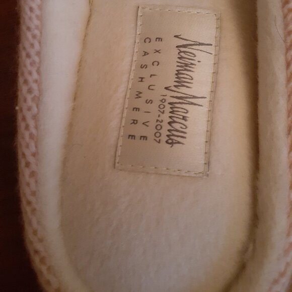 Neiman Marcus Cashmere Slippers - Picture 12 of 13